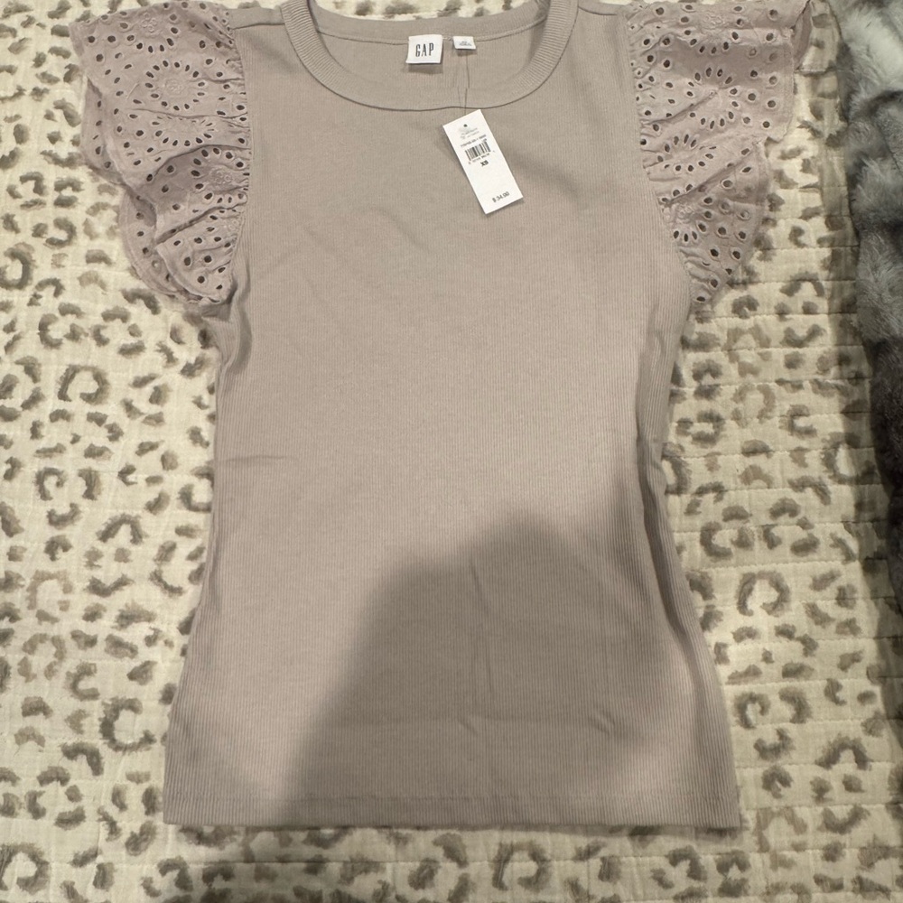 GAP Women's Gray Eyelet Sleeve Top